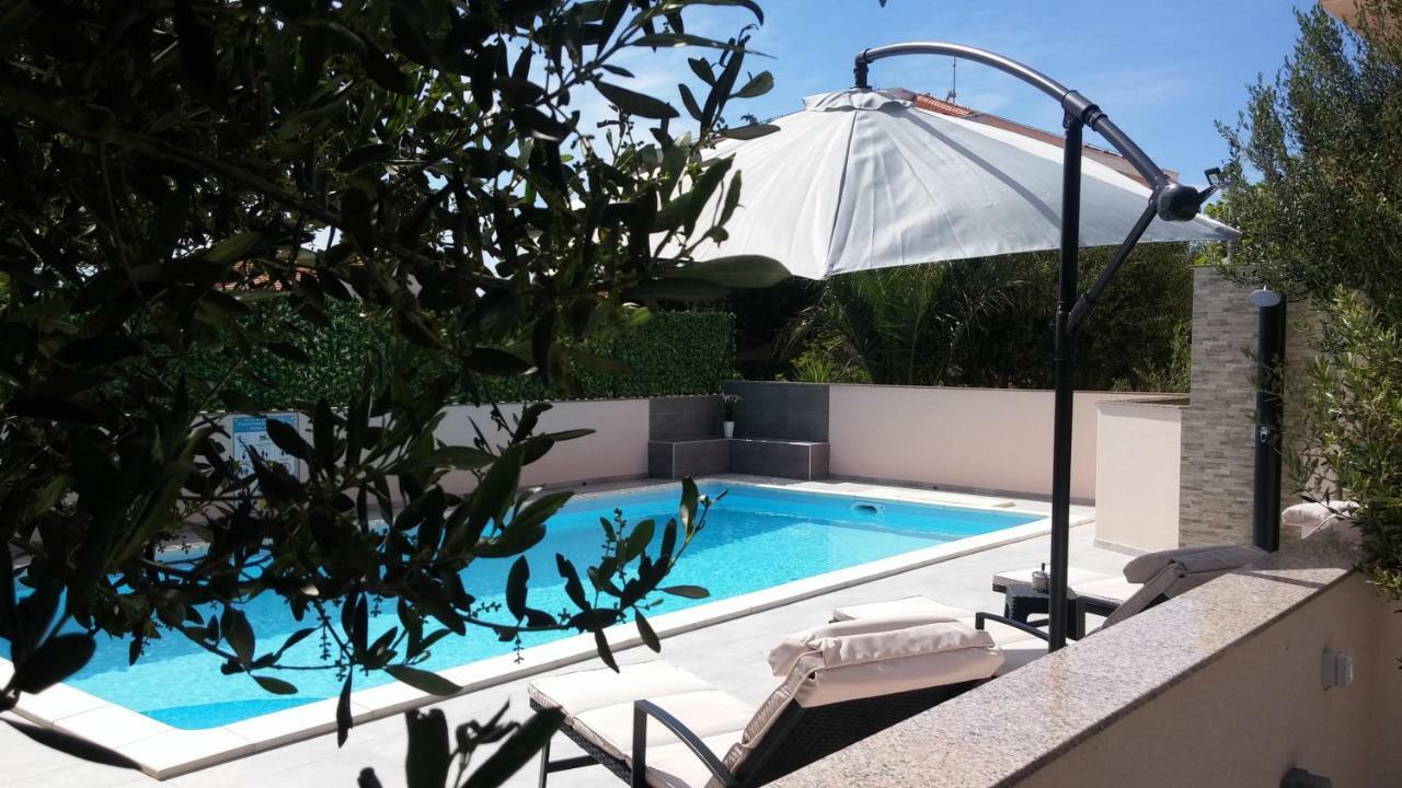 With Pool Petra & Sanja Appartement Novalja
