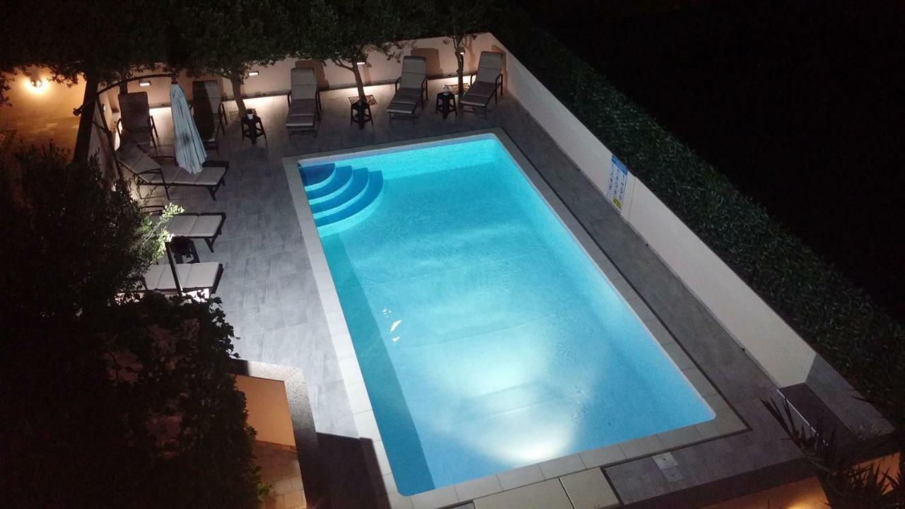 With Pool Petra & Sanja *
