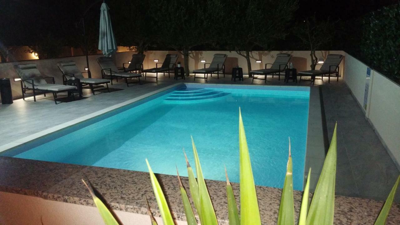 Appartement With Pool Petra & Sanja